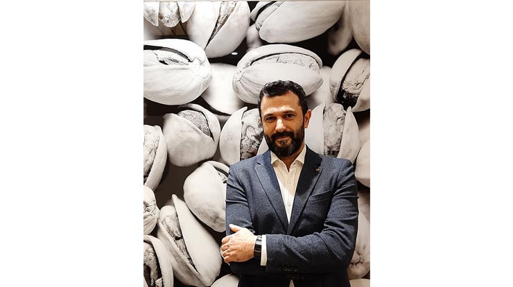 yener.jpg (38 KB)